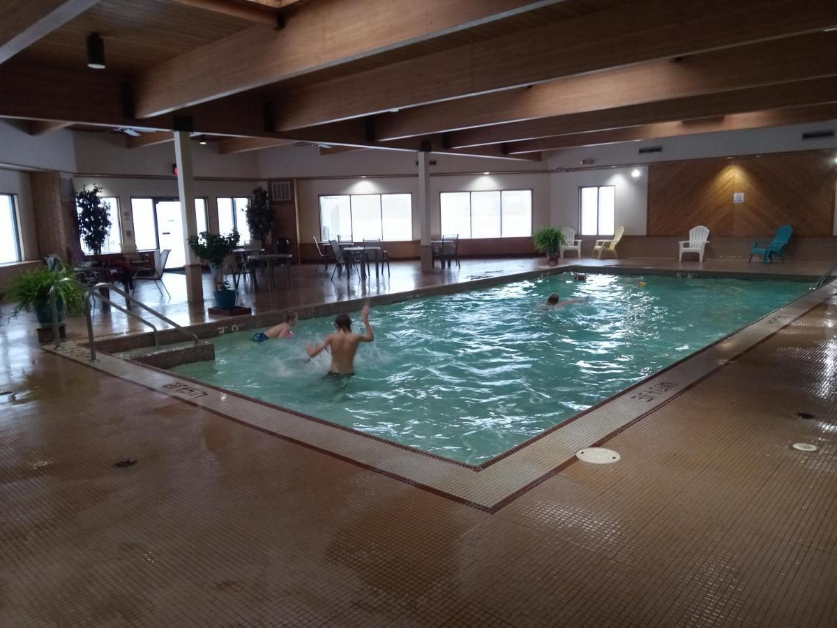 Paradise Shores Hotel Holcombe 외부 사진